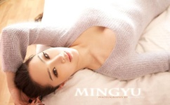 两个人一前一后有力的